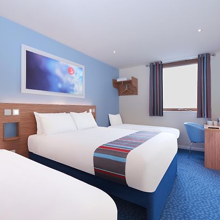 Ramada Encore Milton Keynes Exterior foto